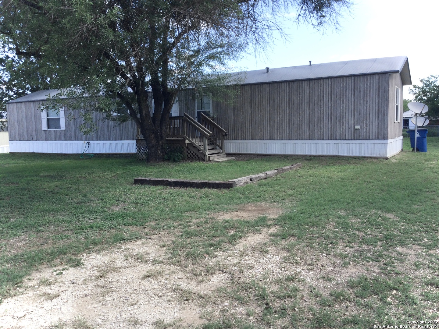1910 Frick Street Floresville TX 78114