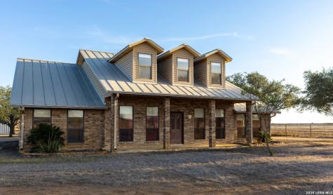 375 Bluntzer Road Jourdanton TX 78026