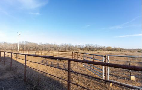 375 Bluntzer Road Jourdanton TX 78026