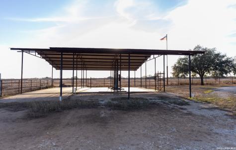 375 Bluntzer Road Jourdanton TX 78026