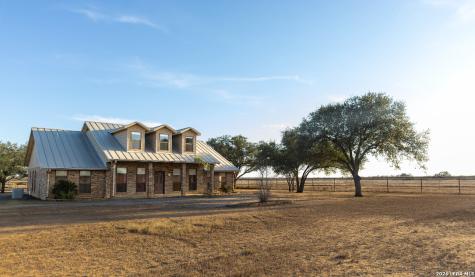 375 Bluntzer Road Jourdanton TX 78026