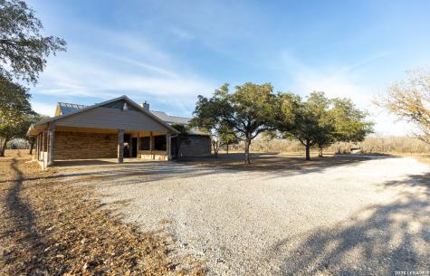 375 Bluntzer Road Jourdanton TX 78026