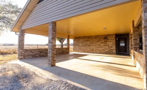 375 Bluntzer Road Jourdanton TX 78026