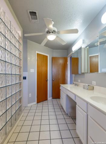 375 Bluntzer Road Jourdanton TX 78026