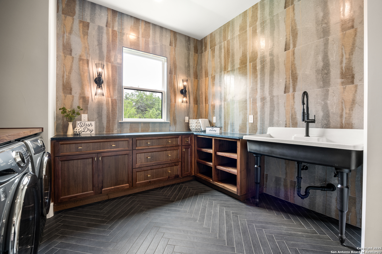 201 Easy Money Boerne TX 78006