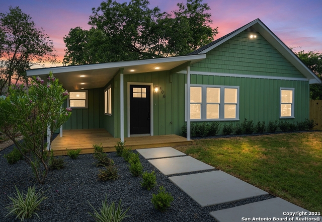 806 21st Street Hondo TX 78861