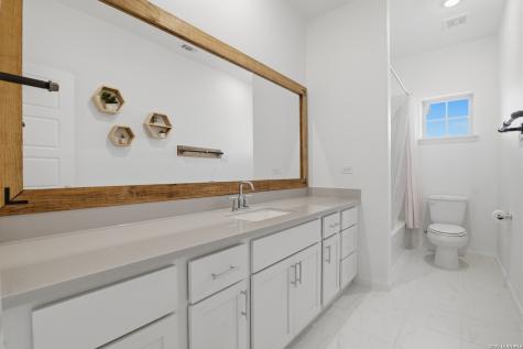 2519 Tortuga Verde San Antonio TX 78245