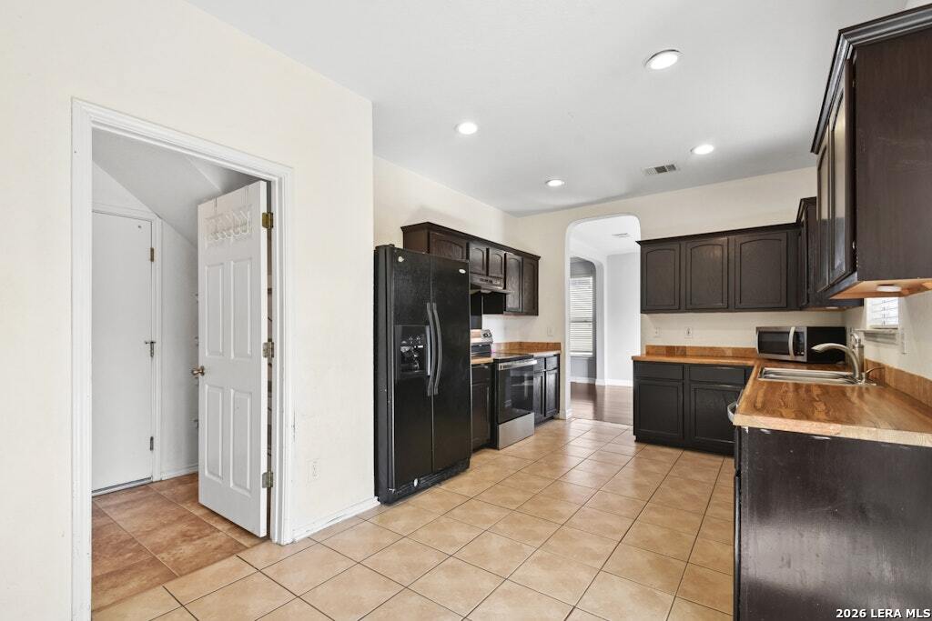 715 Eagles Glen Schertz TX 78108