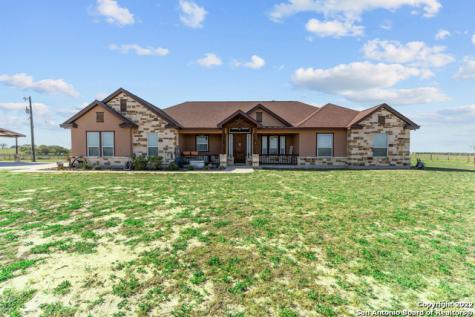 752 County Road 317 La Vernia TX 78121
