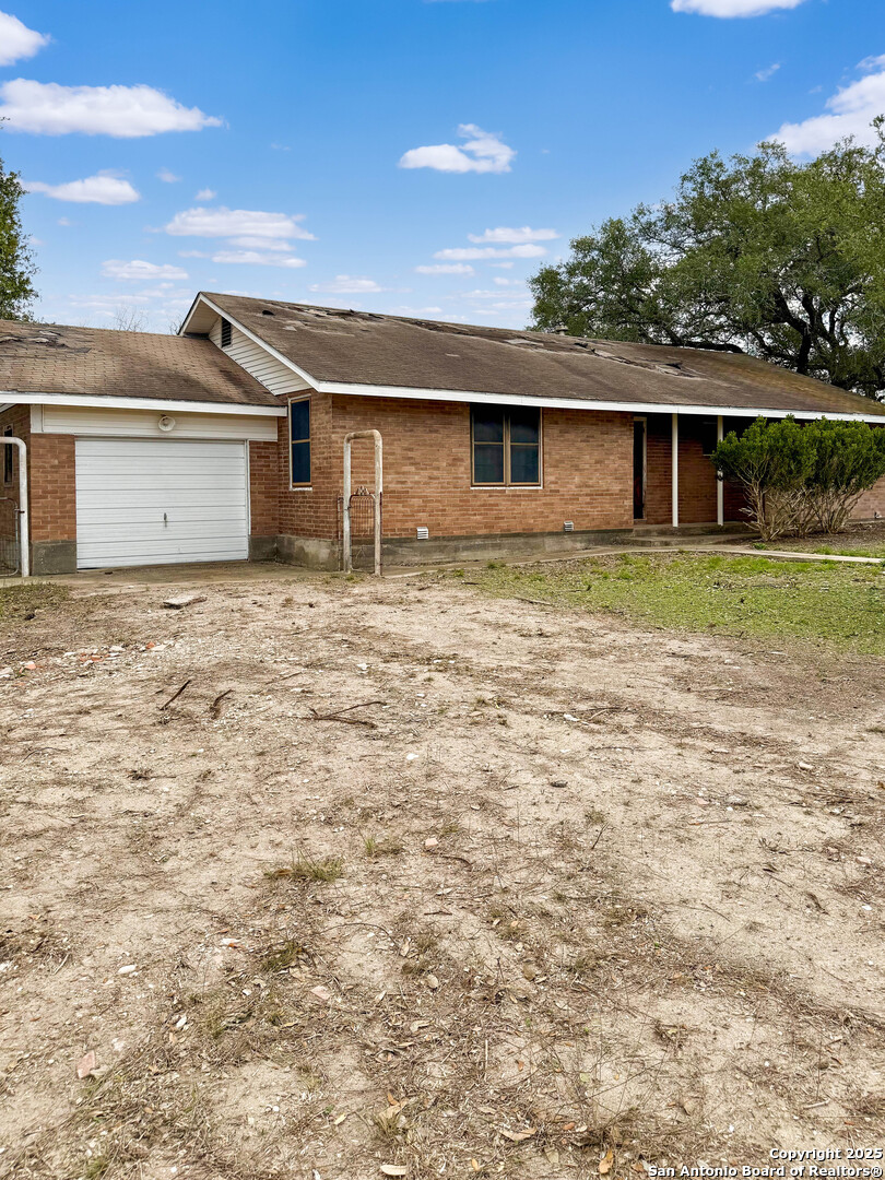 6462 Fm 1144 Karnes City TX 78118