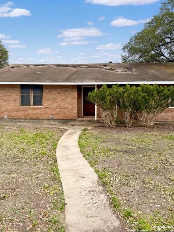 6462 Fm 1144 Karnes City TX 78118