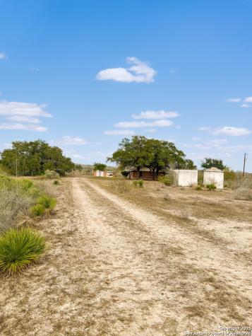 6462 Fm 1144 Karnes City TX 78118