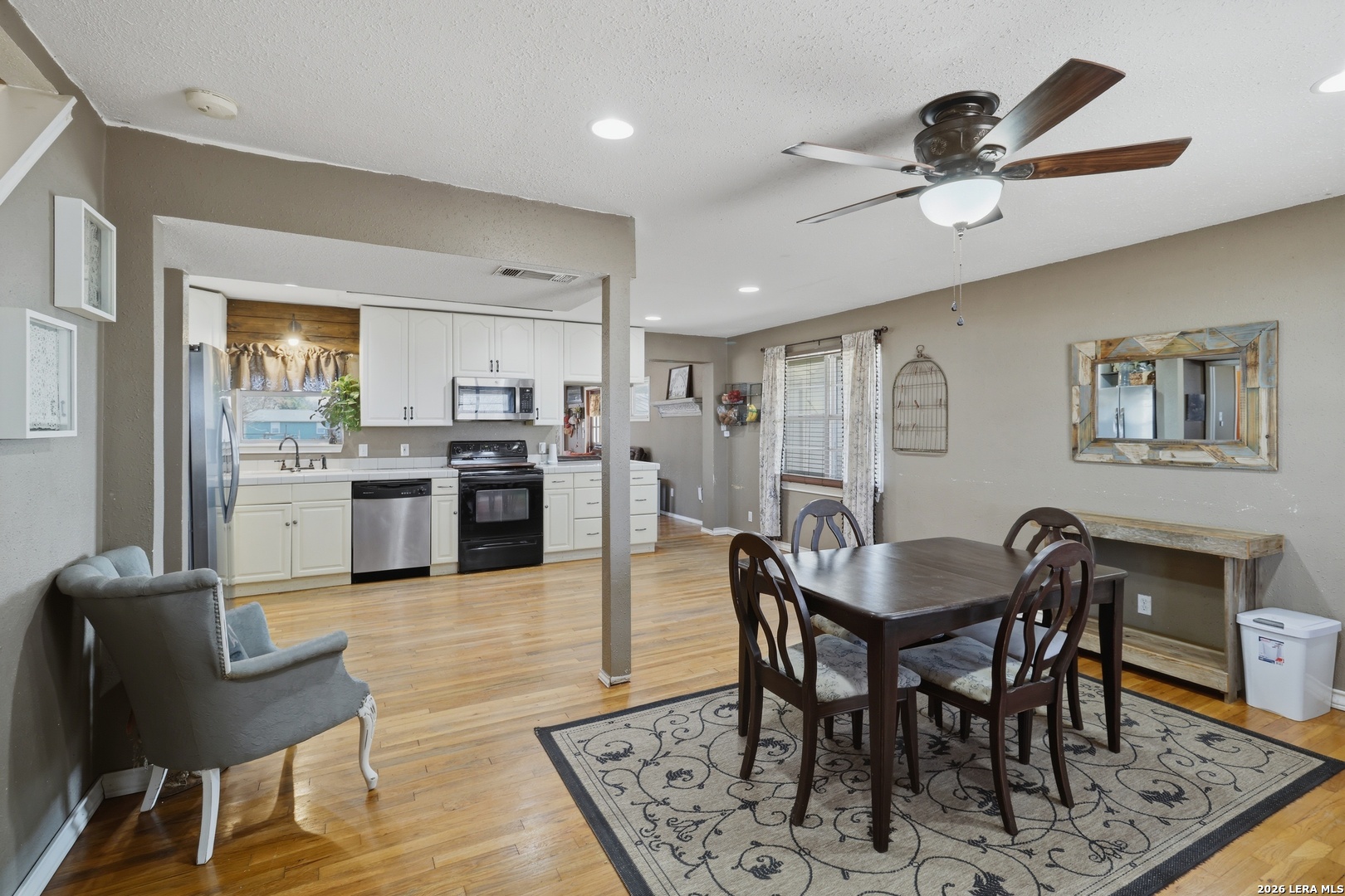 16040 Keller Lacoste TX 78039
