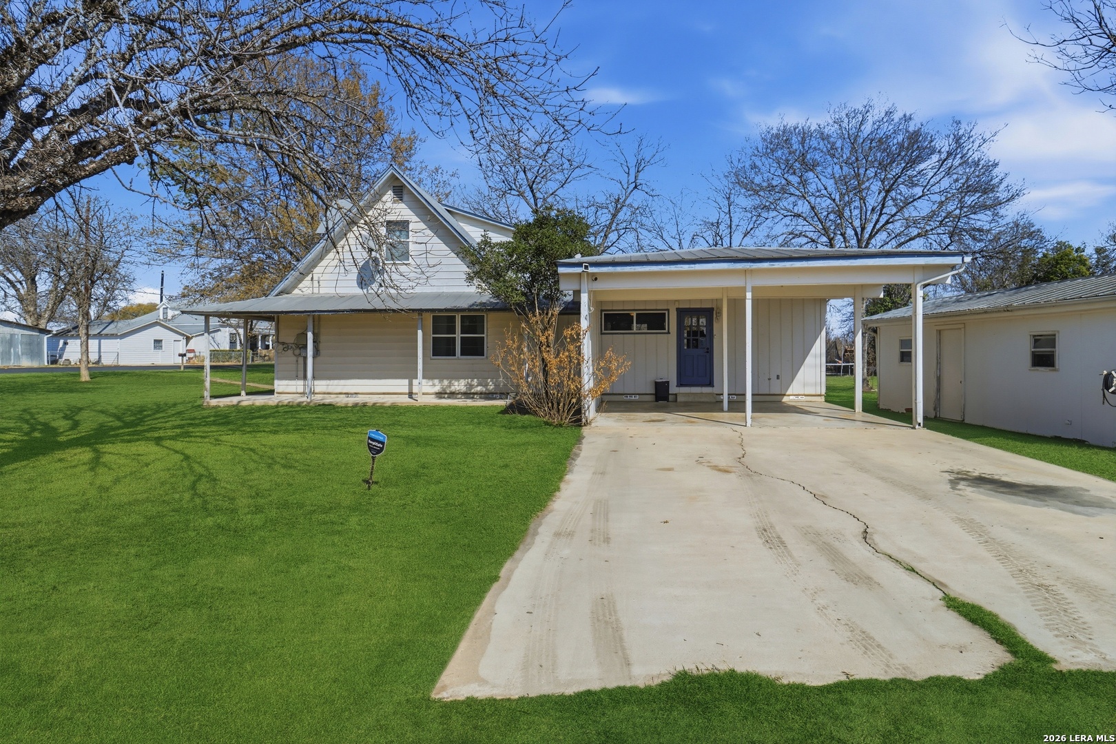 16040 Keller Lacoste TX 78039