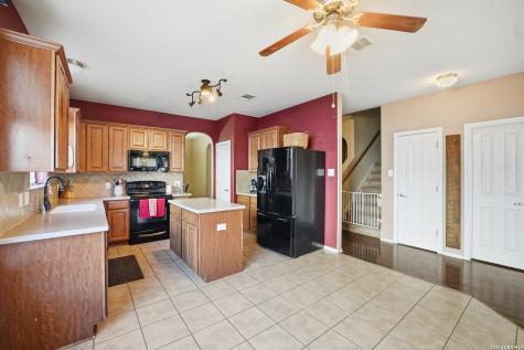 811 Point Springs San Antonio TX 78253