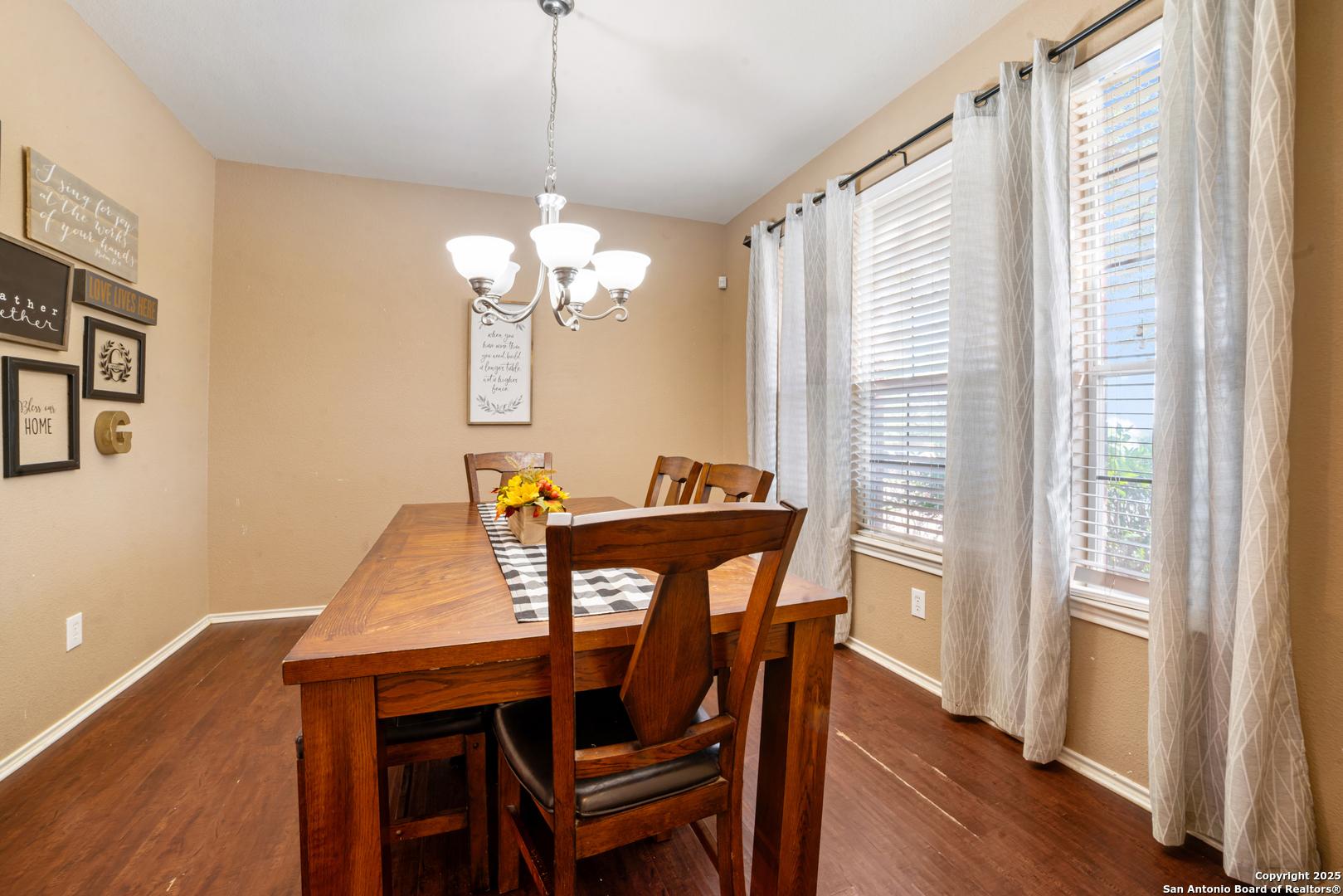 811 Point Springs San Antonio TX 78253