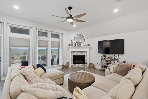 1102 Cadogan Squire San Antonio TX 78260
