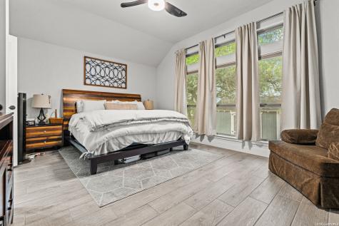 1102 Cadogan Squire San Antonio TX 78260
