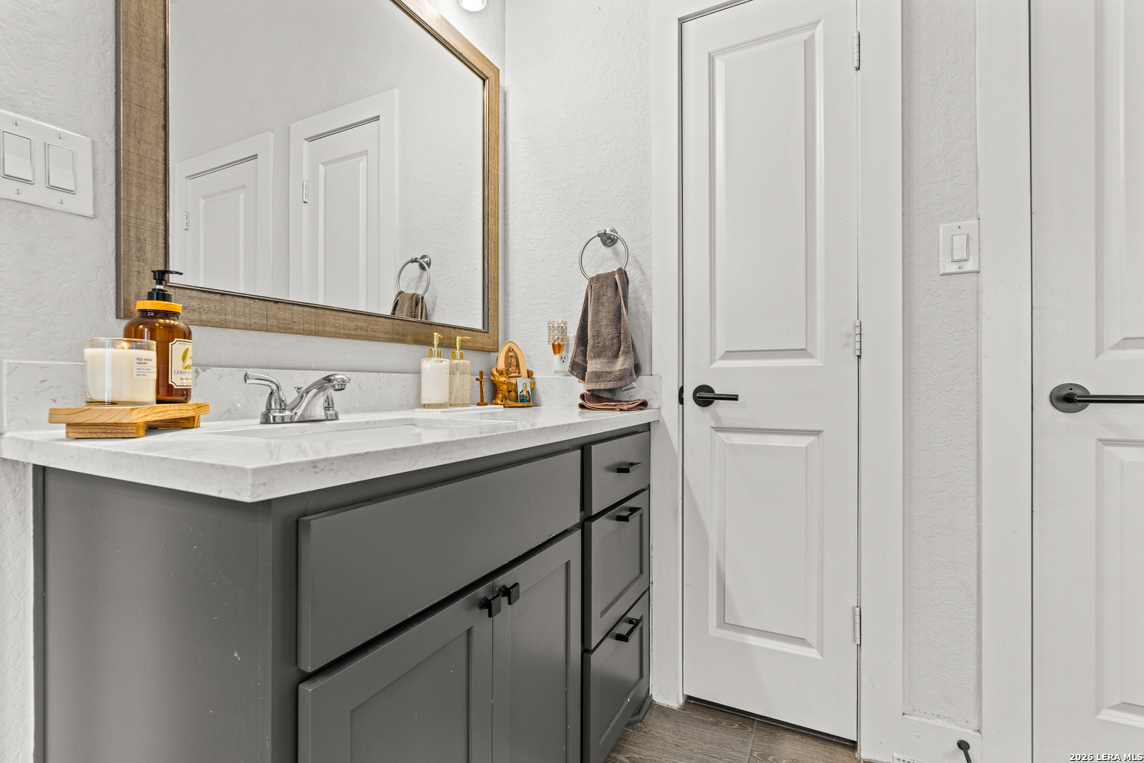 1102 Cadogan Squire San Antonio TX 78260