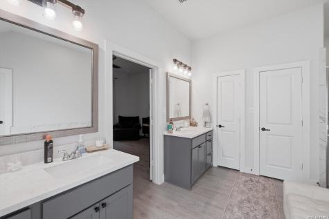 1102 Cadogan Squire San Antonio TX 78260