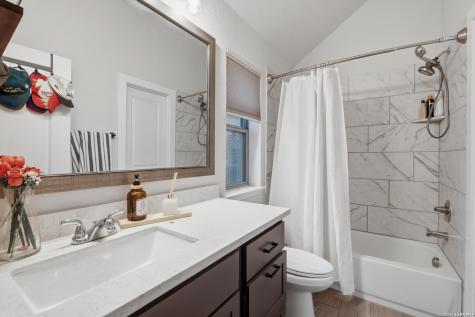 1102 Cadogan Squire San Antonio TX 78260