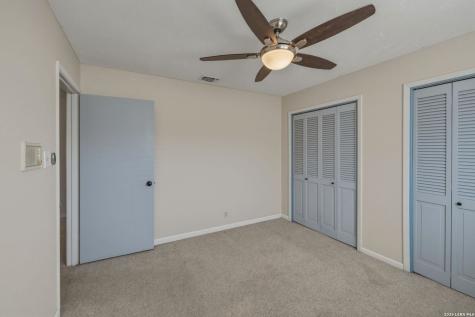 615 Amistad Boulevard Universal City TX 78148