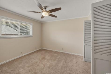 615 Amistad Boulevard Universal City TX 78148