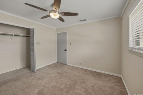 615 Amistad Boulevard Universal City TX 78148