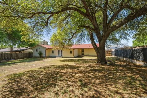 615 Amistad Boulevard Universal City TX 78148