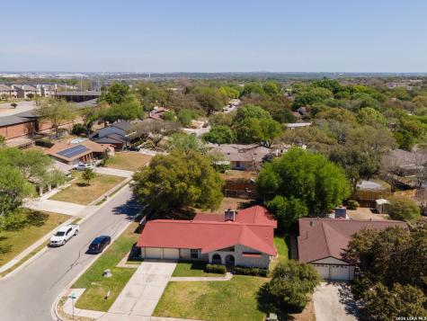615 Amistad Boulevard Universal City TX 78148