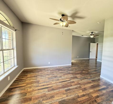 10565 Briggs Atascosa TX 78002