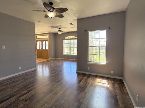 10565 Briggs Atascosa TX 78002