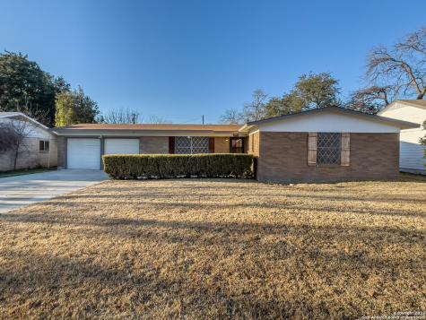722 Airline Drive Uvalde TX 78801