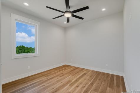 420 Lake Kingsland TX 78639