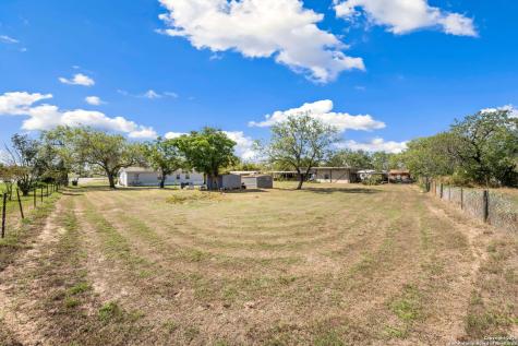 8489 Elmendorf Lavernia Elmendorf TX 78112