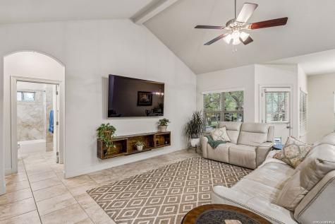 1284 Marlys Canyon Lake TX 78133