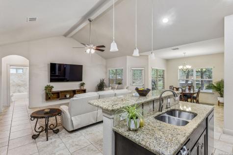 1284 Marlys Canyon Lake TX 78133