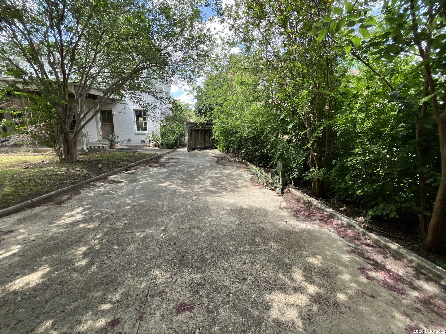 2154 W Kings Highway San Antonio TX 78201