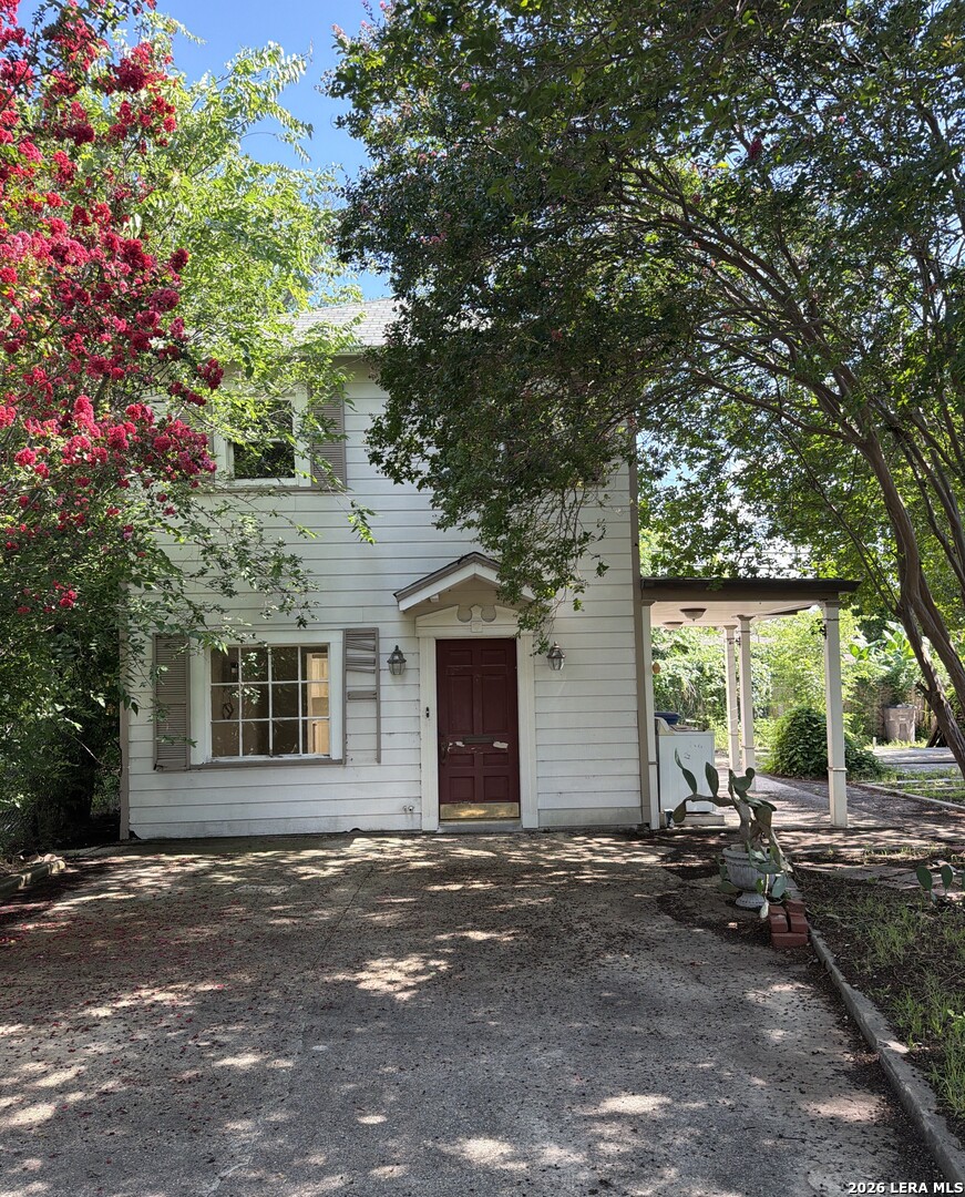 2154 W Kings Highway San Antonio TX 78201