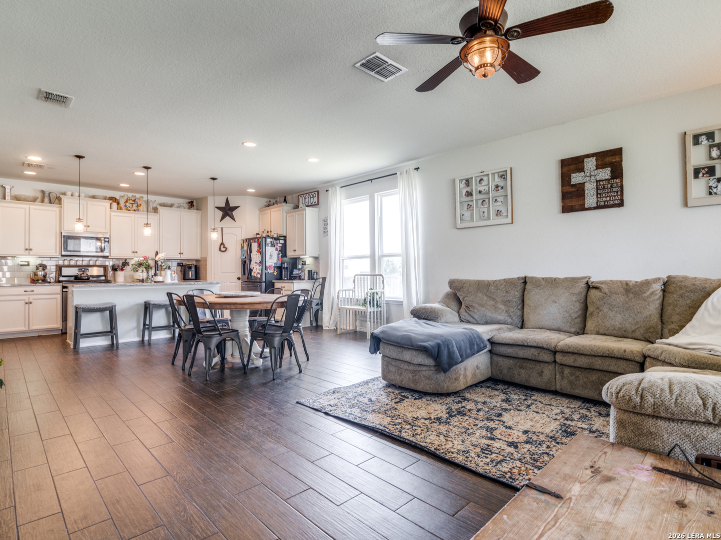 6623 Bowie Cove Schertz TX 78108
