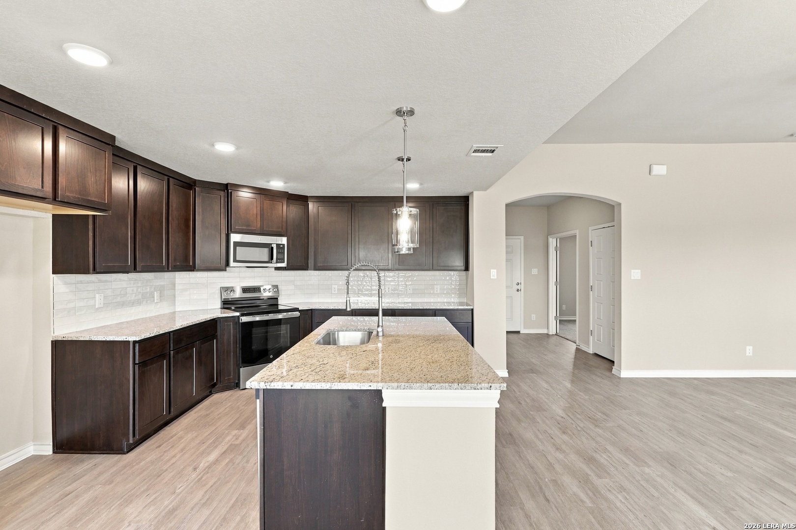 70 Log Cabin Way Poteet TX 78065