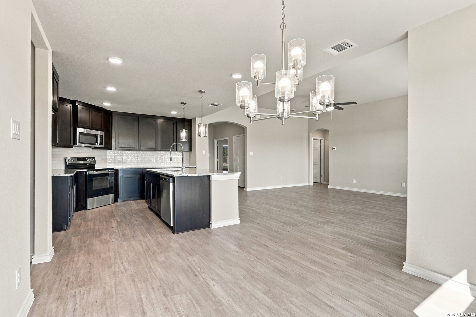 70 Log Cabin Way Poteet TX 78065