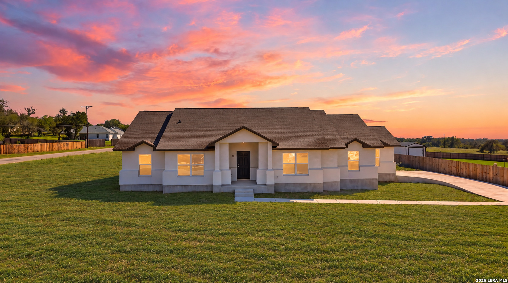 70 Log Cabin Way Poteet TX 78065