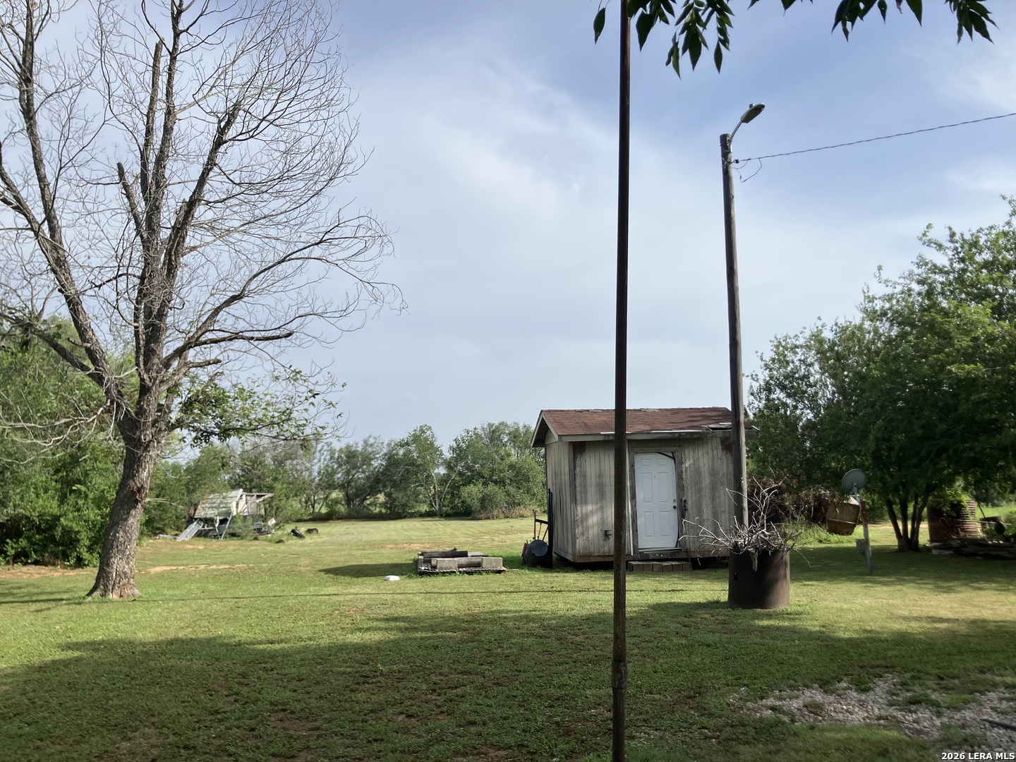 273 County Road 743 Yancey TX 78886