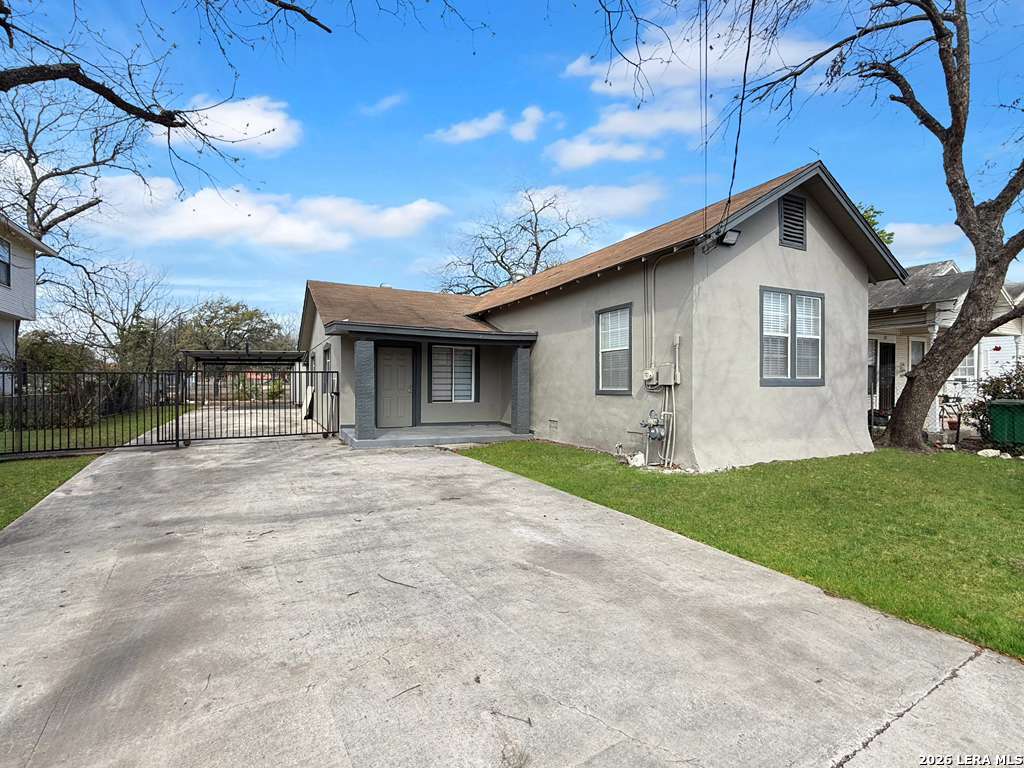 613 N Chupaderas San Antonio TX 78207