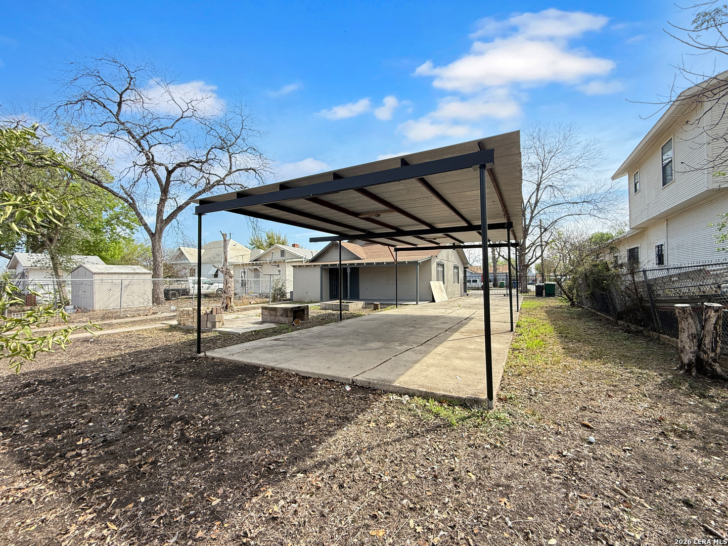 613 N Chupaderas San Antonio TX 78207