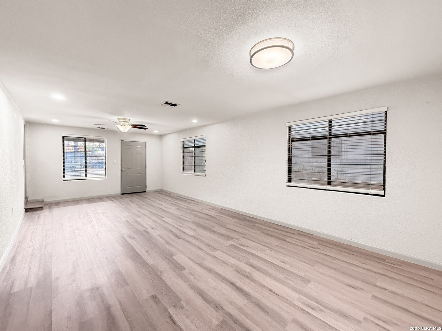 613 N Chupaderas San Antonio TX 78207
