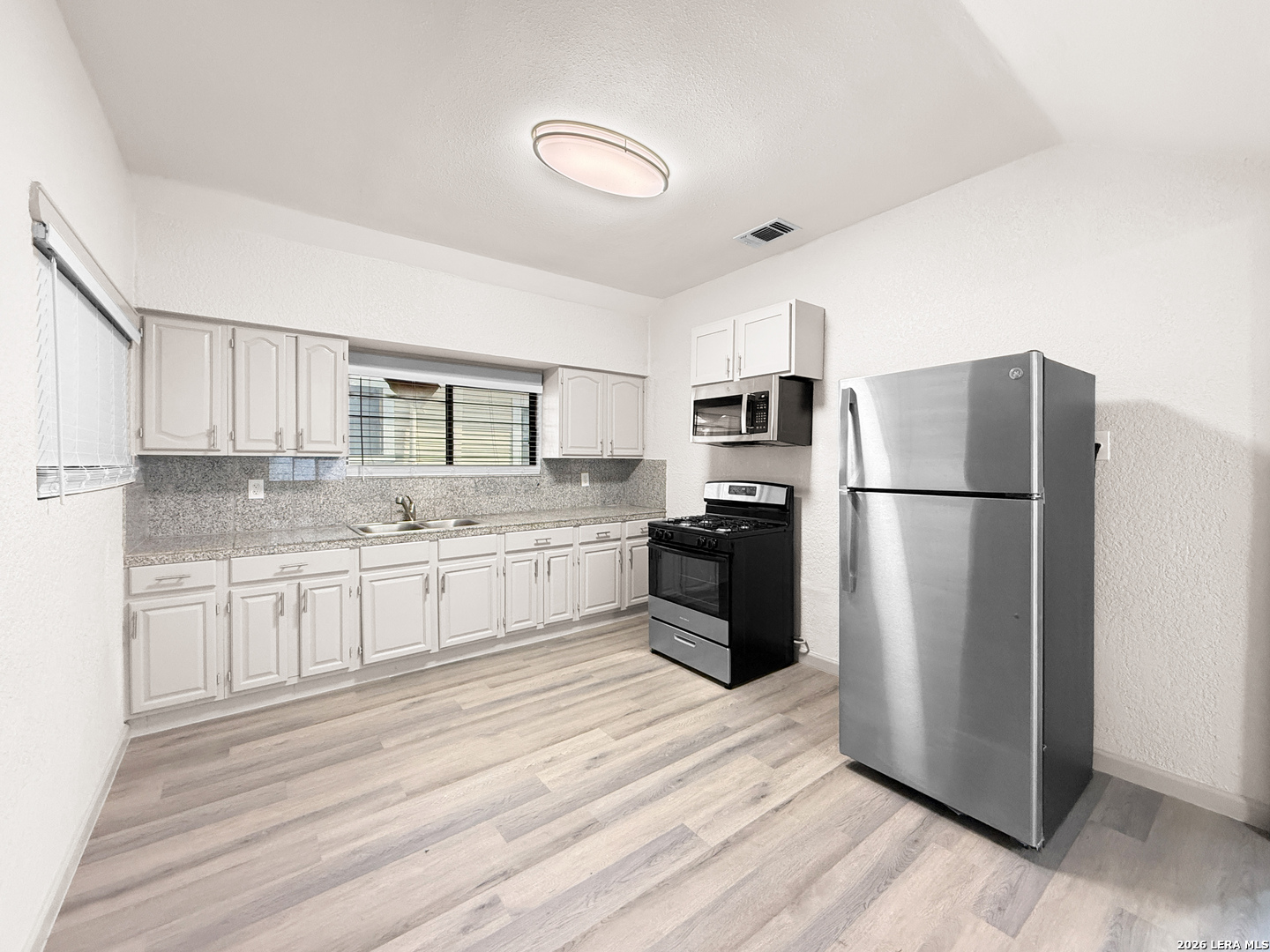 613 N Chupaderas San Antonio TX 78207