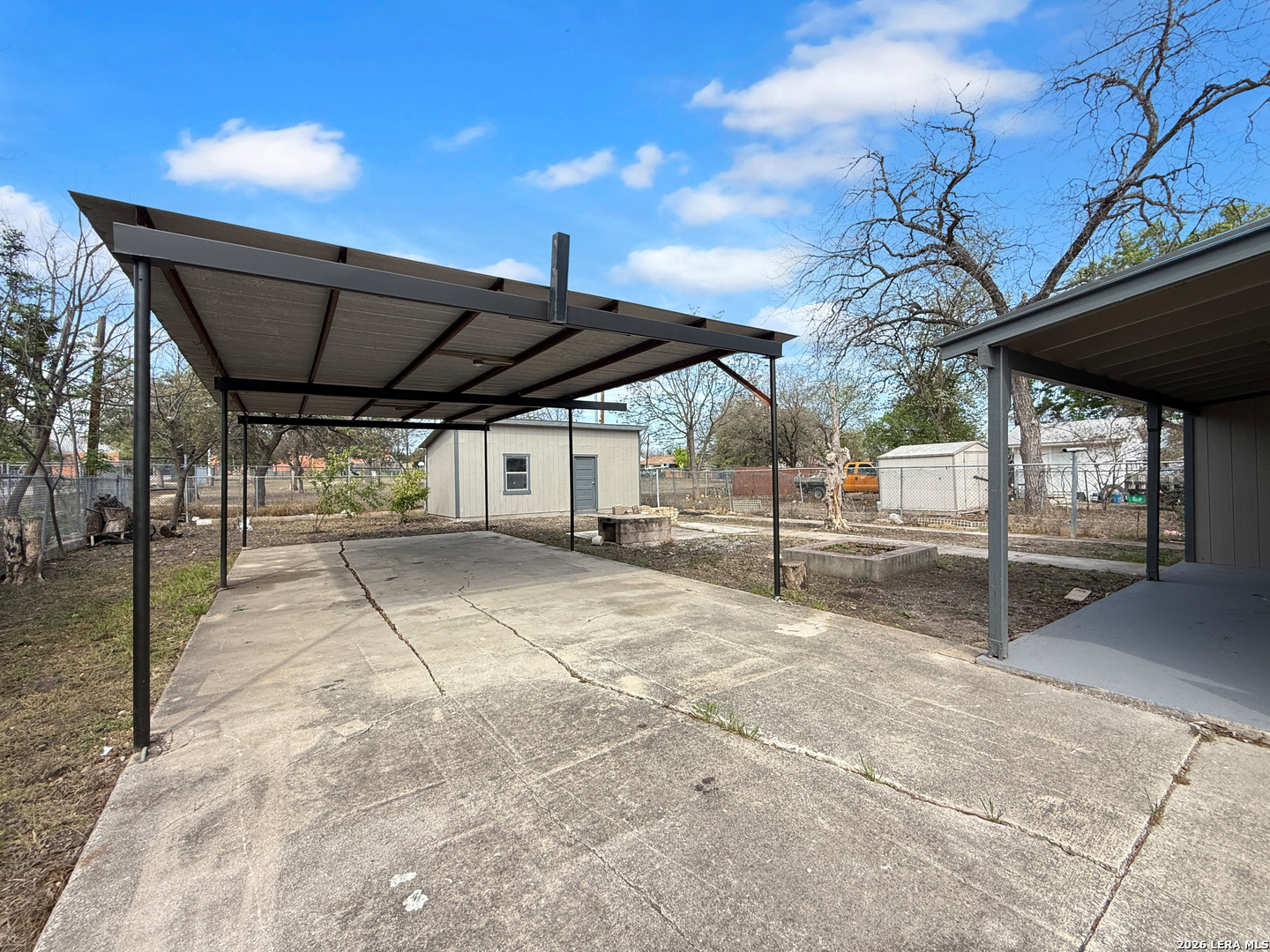 613 N Chupaderas San Antonio TX 78207