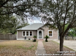 218 N Johnson Street Karnes City TX 78118